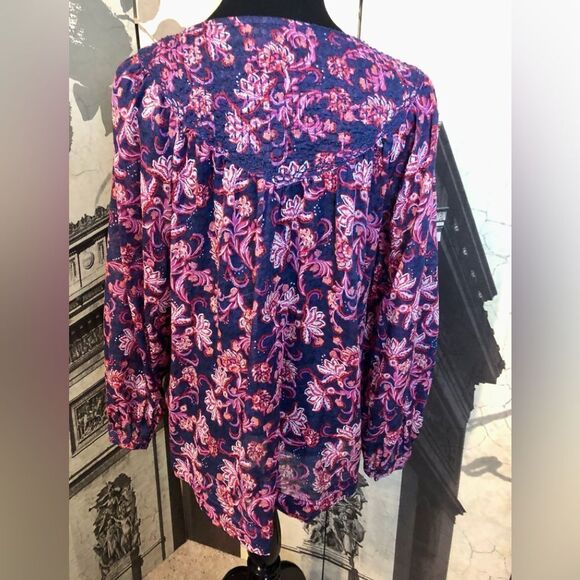 Beautiful blouse by Beachlunchlounge - Picture 2 of 2